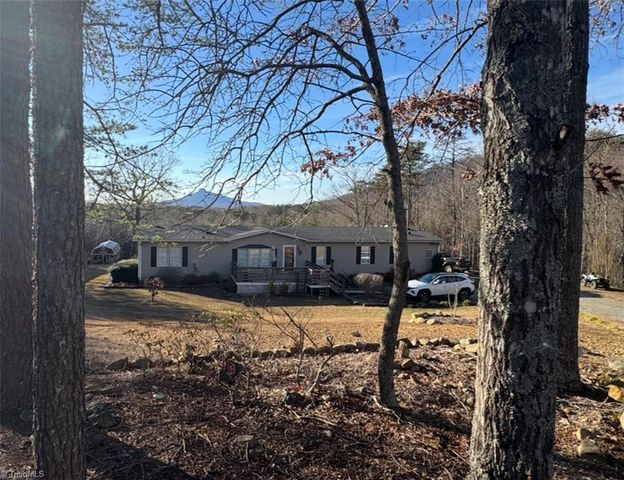 1040 Breezeway Drive, King, NC 27021