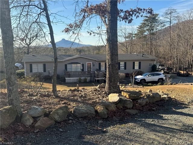 1040 Breezeway Drive, King, NC 27021