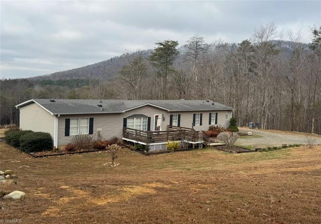 1040 Breezeway Drive, King, NC 27021