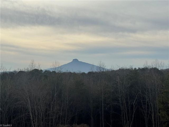 1040 Breezeway Drive, King, NC 27021