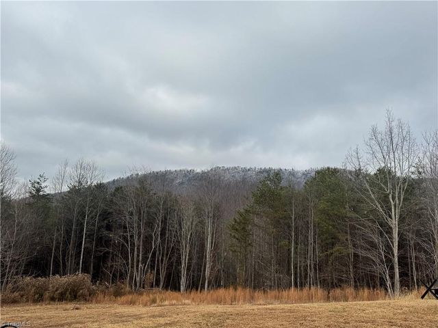 1040 Breezeway Drive, King, NC 27021