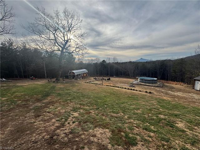 1040 Breezeway Drive, King, NC 27021