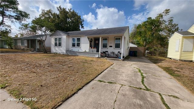 4221 Lowman St, Corpus Christi, TX 78411