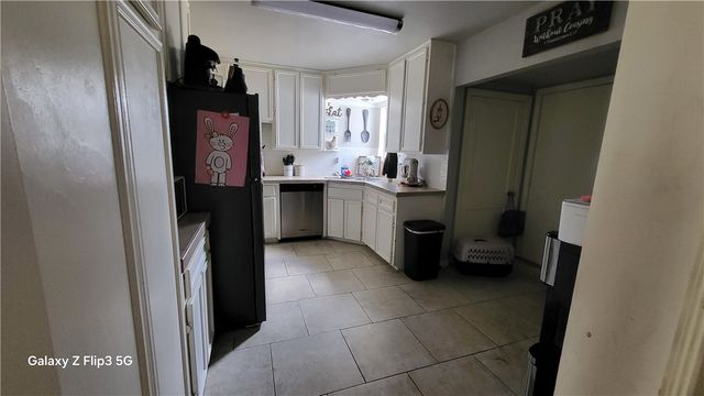 4221 Lowman St, Corpus Christi, TX 78411