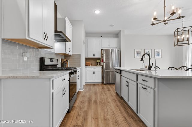 13659 HOLSINGER Boulevard, Jacksonville, FL 32256