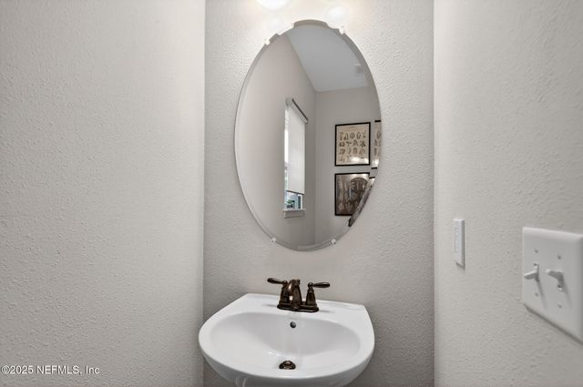 13659 HOLSINGER Boulevard, Jacksonville, FL 32256