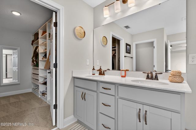 13659 HOLSINGER Boulevard, Jacksonville, FL 32256