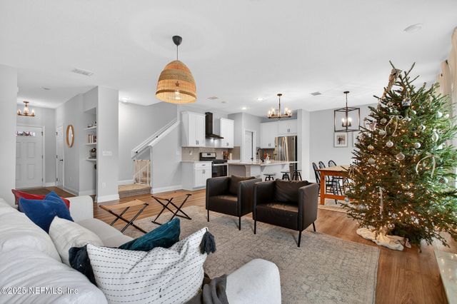 13659 HOLSINGER Boulevard, Jacksonville, FL 32256