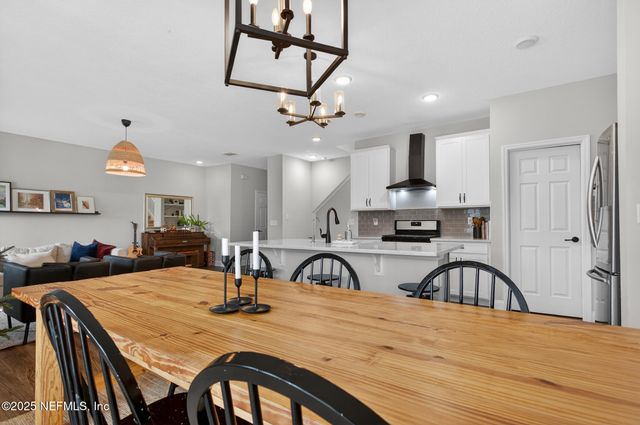 13659 HOLSINGER Boulevard, Jacksonville, FL 32256