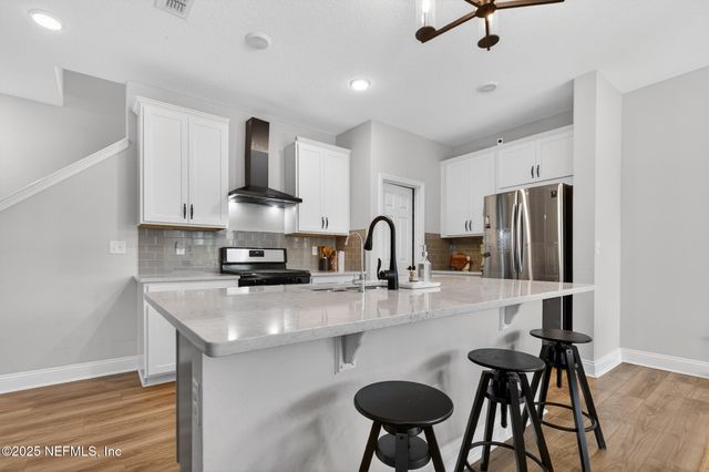 13659 HOLSINGER Boulevard, Jacksonville, FL 32256