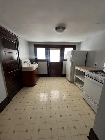 631 W 11TH AVENUE, Oshkosh, WI 54902