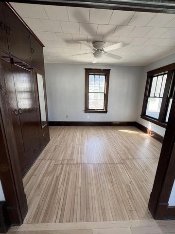 631 W 11TH AVENUE, Oshkosh, WI 54902