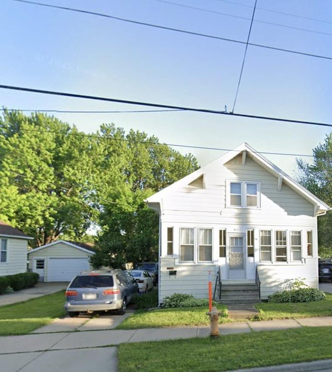 631 W 11TH AVENUE, Oshkosh, WI 54902