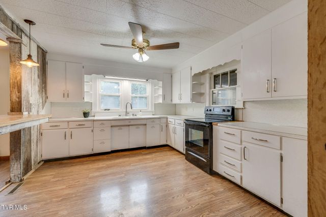 104 Pond Springs Road, Kingsport, TN 37664