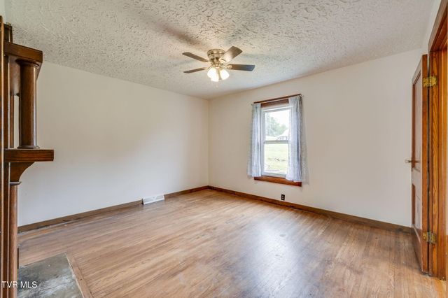 104 Pond Springs Road, Kingsport, TN 37664