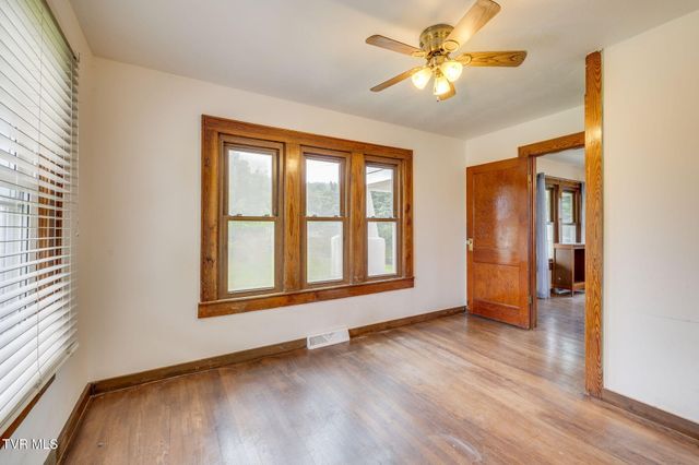 104 Pond Springs Road, Kingsport, TN 37664