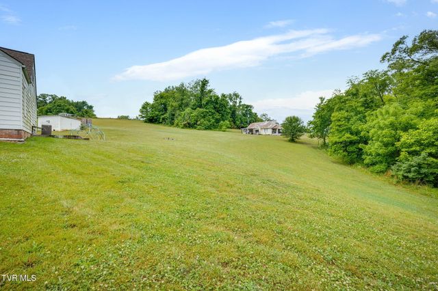 104 Pond Springs Road, Kingsport, TN 37664