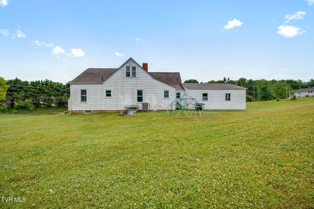 104 Pond Springs Road, Kingsport, TN 37664