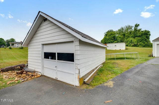 104 Pond Springs Road, Kingsport, TN 37664