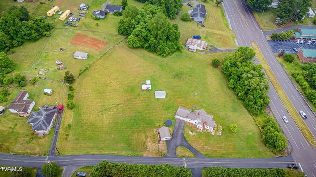 104 Pond Springs Road, Kingsport, TN 37664