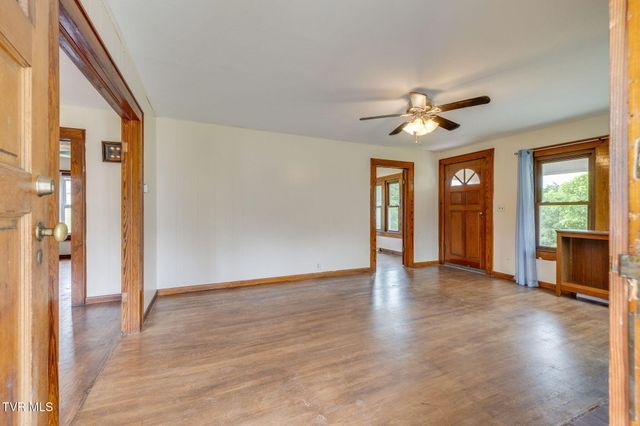 104 Pond Springs Road, Kingsport, TN 37664