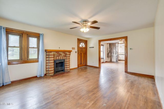 104 Pond Springs Road, Kingsport, TN 37664