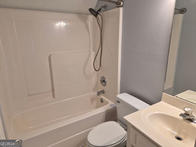 200 Myles Lane, Bonaire, GA 31005
