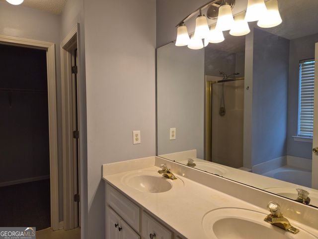 200 Myles Lane, Bonaire, GA 31005