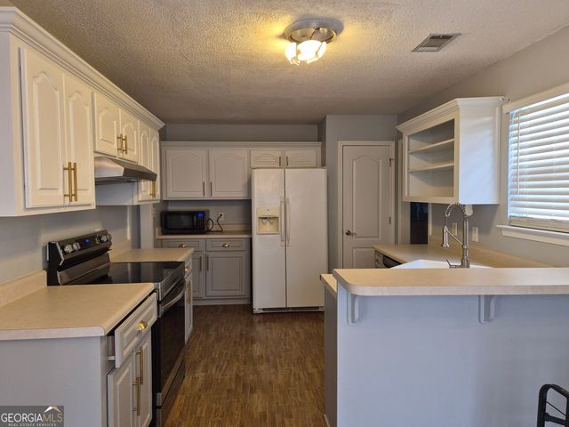 200 Myles Lane, Bonaire, GA 31005