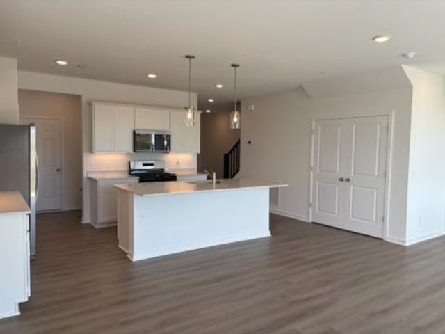 6279 Ivywood Avenue S, Cottage Grove, MN 55016