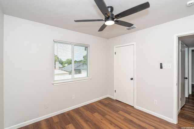 731 GARDEN MEADOW DR, Universal City, TX 78148