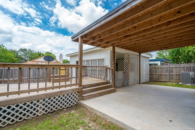 731 GARDEN MEADOW DR, Universal City, TX 78148