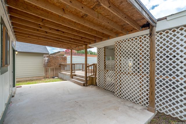 731 GARDEN MEADOW DR, Universal City, TX 78148