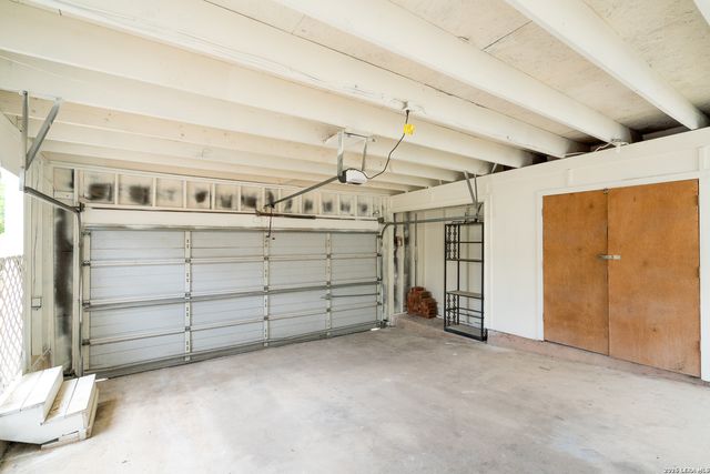 731 GARDEN MEADOW DR, Universal City, TX 78148