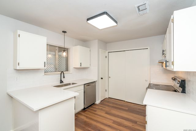 731 GARDEN MEADOW DR, Universal City, TX 78148