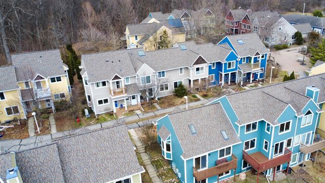 424 Little Lake Drive 26, Ann Arbor, MI 48103