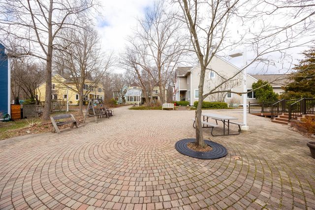 424 Little Lake Drive 26, Ann Arbor, MI 48103