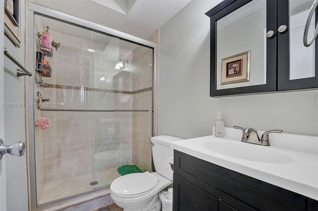 300 Oregon St 503, Hollywood, FL 33019