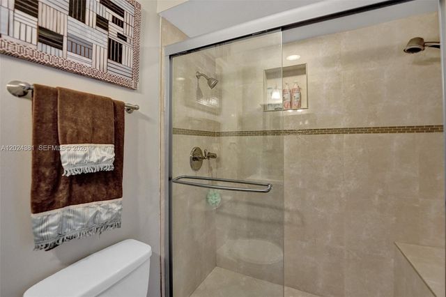 300 Oregon St 503, Hollywood, FL 33019