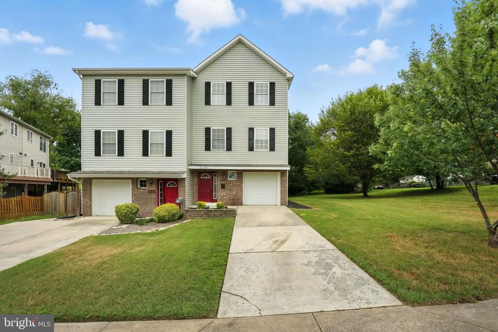 2134 S LOWELL ST, Arlington, VA 22204