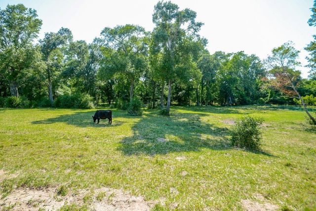 28331 Clarke Bottom Road, Hempstead, TX 77445