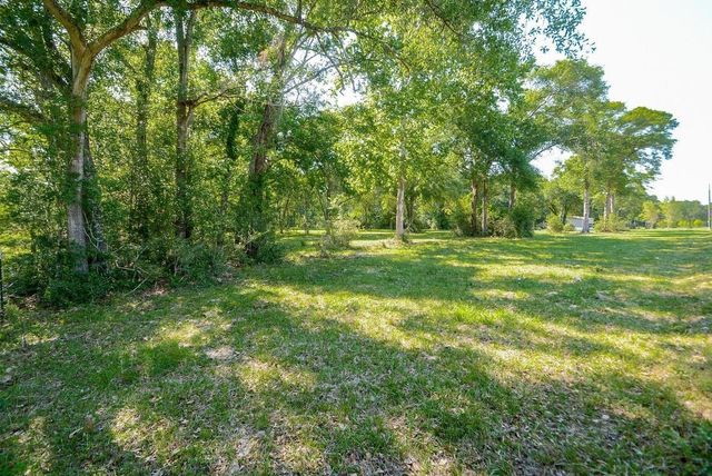 28331 Clarke Bottom Road, Hempstead, TX 77445