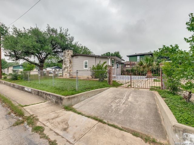 9203 Brink Ln, San Antonio, TX 78221