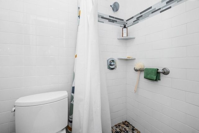 1202 Greendale Ave 133, Needham, MA 02492