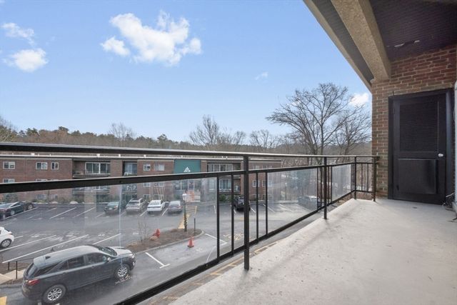 1202 Greendale Ave 133, Needham, MA 02492