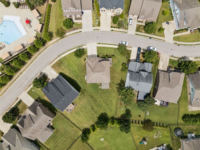 2012 Devonwood Ln, Thompsons Station, TN 37179