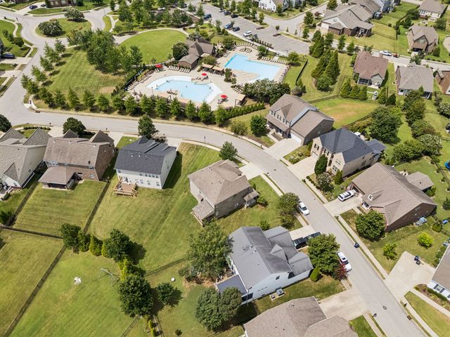 2012 Devonwood Ln, Thompsons Station, TN 37179