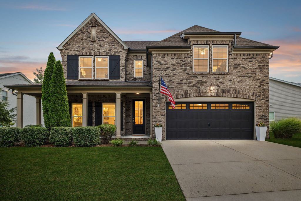 2012 Devonwood Ln, Thompsons Station, TN 37179