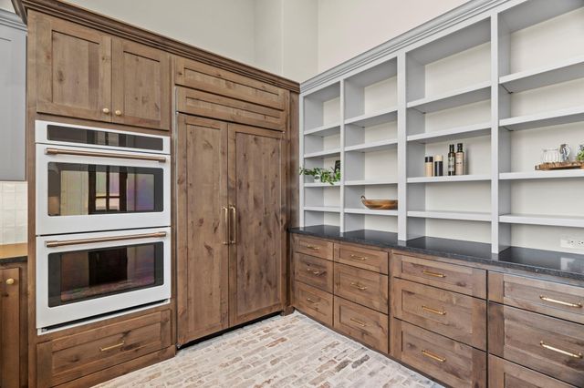 1562 Canyon Crossing View, Dripping Springs, TX 78620