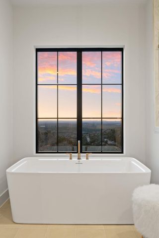 1562 Canyon Crossing View, Dripping Springs, TX 78620